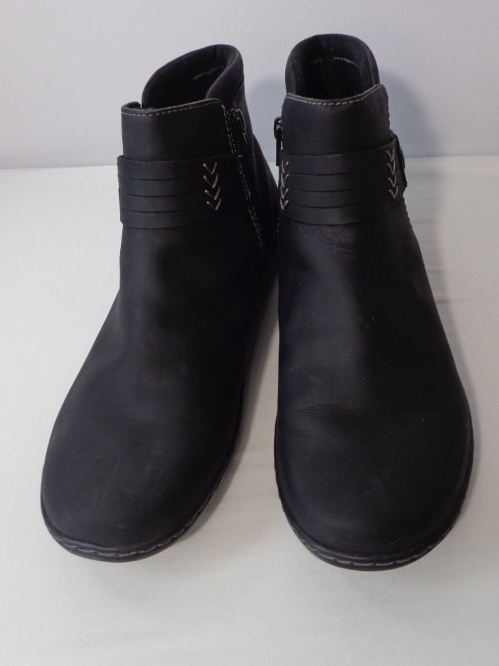 Clarks Women's Cora Rae Black Leather Ankle Boots Zipper Button Size 11 M